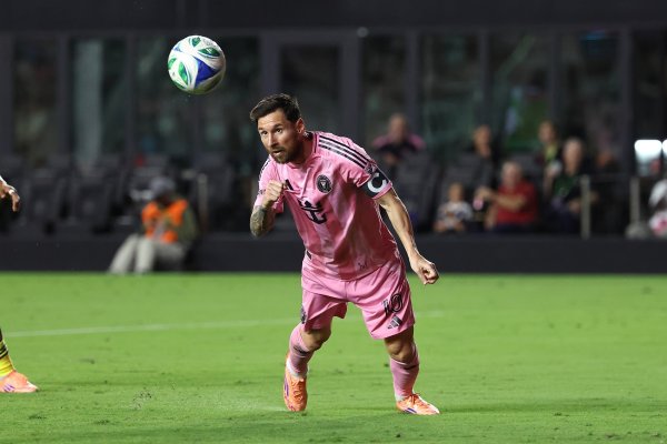 飞翔的阿根廷人🤩梅西飞身头球破门📸📸📸